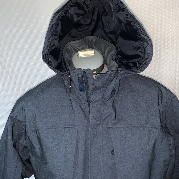 REI Co-Op Men's winter jacket durable outdoors - Picture 4 of 10